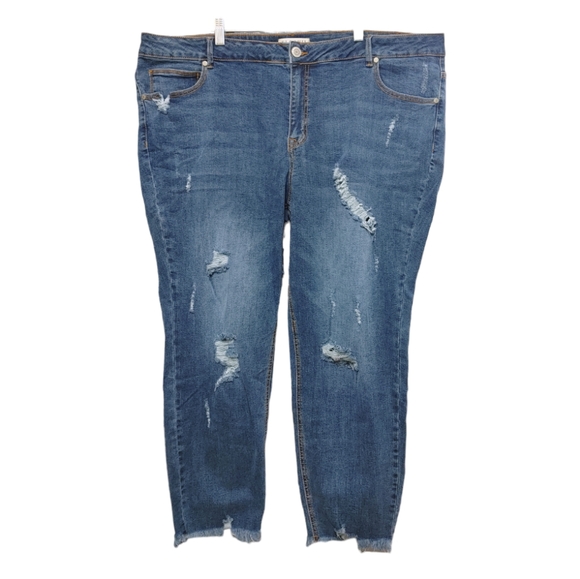 ELOQUII Classic Fit Medium Wash Distressed Boyfriend Jean Women's Plus Size 24 - Picture 2 of 12